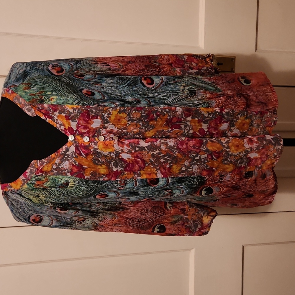 ANTHROPOLOGIE FIG AND FLOWER  PEACOCK FEATHER DESIGN SIZE MEDIUM
